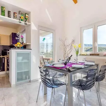 Apartment In Crikvenica 5621